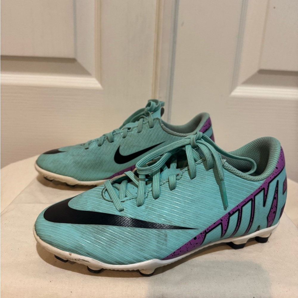 Nike Girls Aqua Blue and Purple Soccer Cleats Size 2.5